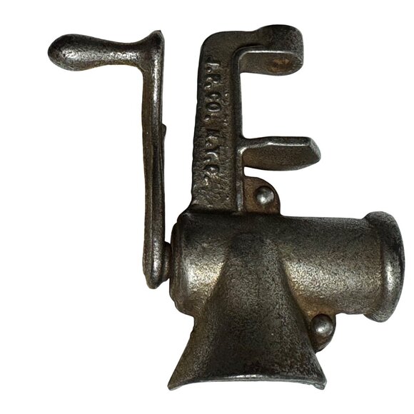 Vintage Cast Iron Meat Grinder L.P. & Co. NYC USA Salesman Sample Childs Toy - Picture 4 of 15